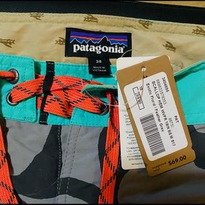 Men’s Patagonia Wavefarer Board Shorts 38” XL NWT
